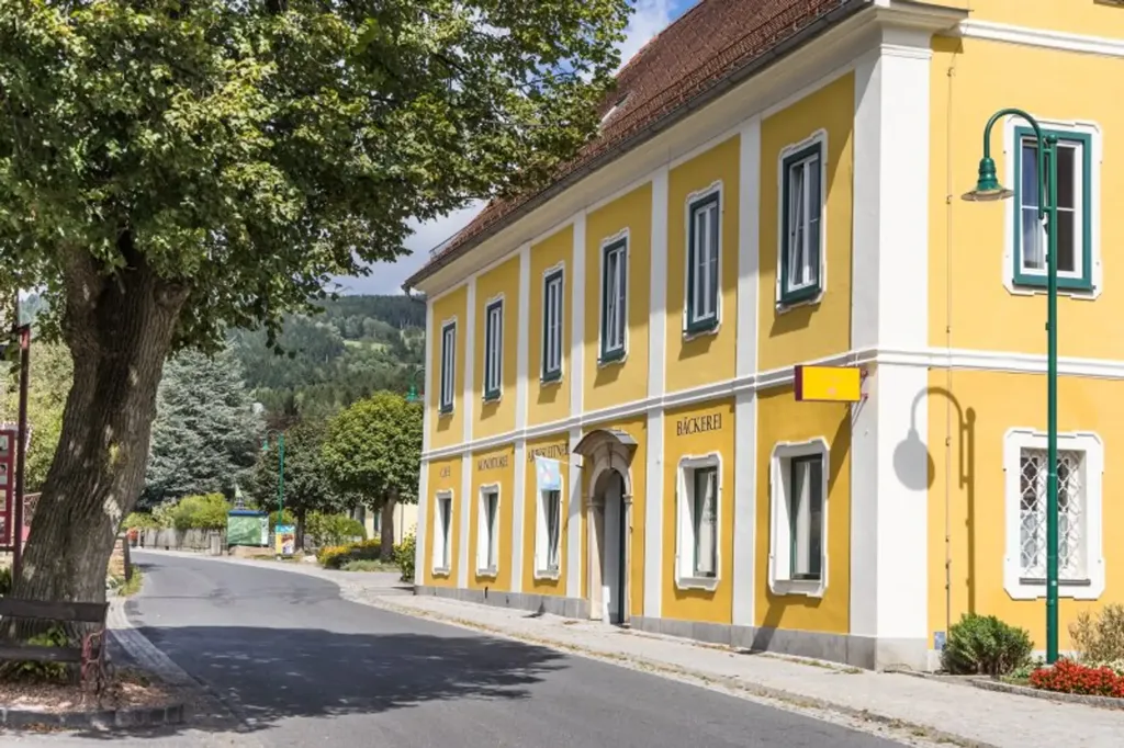 Exterior - Ground Floor Apartment with West View in Miesenbach