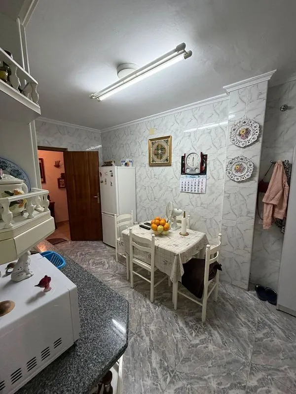 Köök - Apartment with Balcony in Don Benito