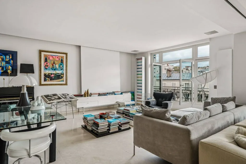 Living Room - Luxury Flat with Terrace in Paris