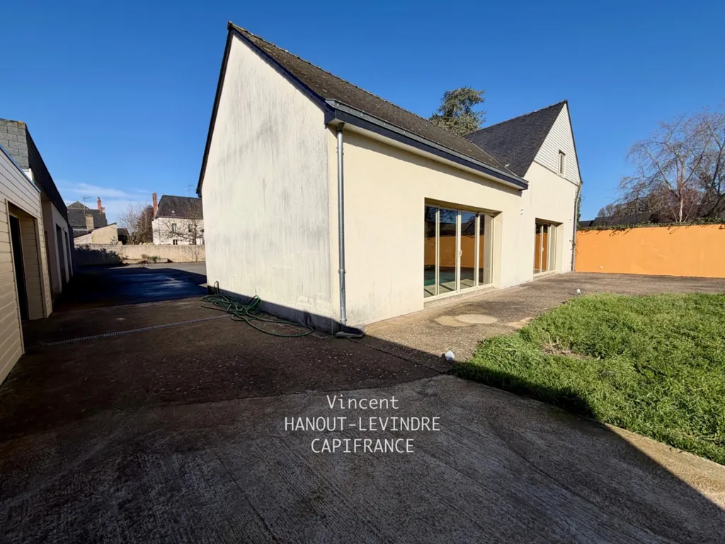 Aed - 10-Piece House with Indoor Pool in Tiercé