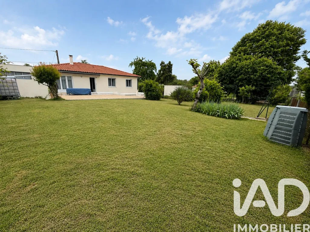 Aed - Detached House with Garden in Fleac