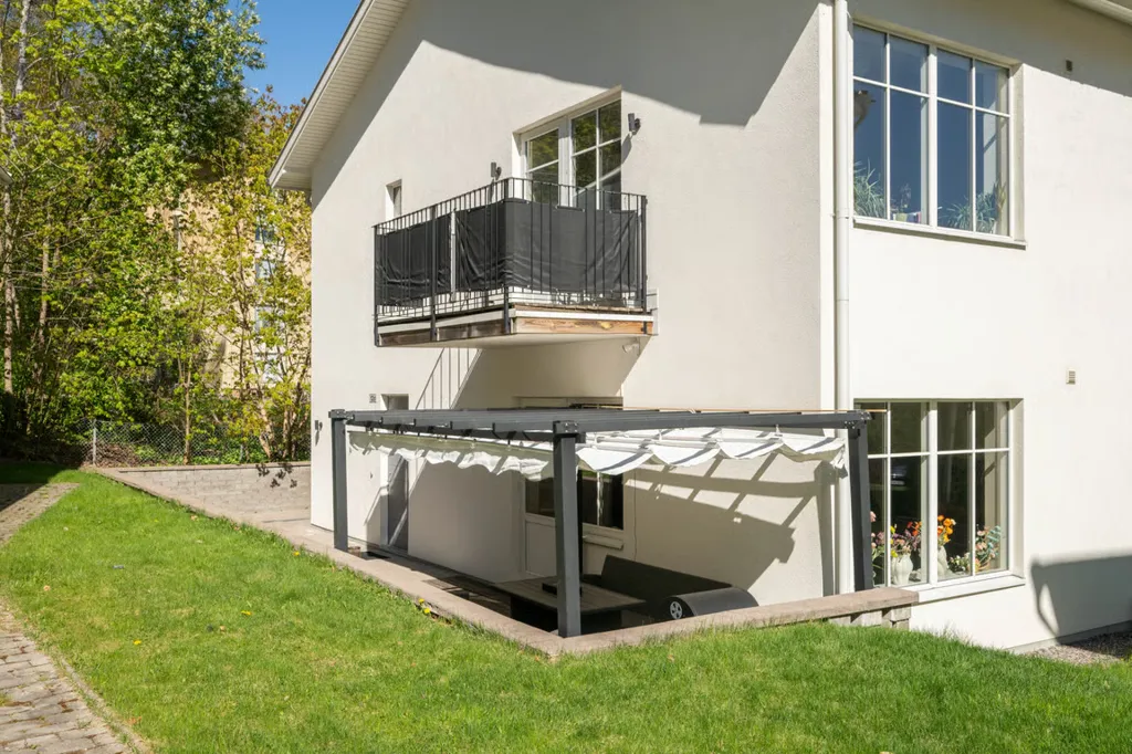 Terrass - 3-Bedroom Flat with Terrace in Mariekäll