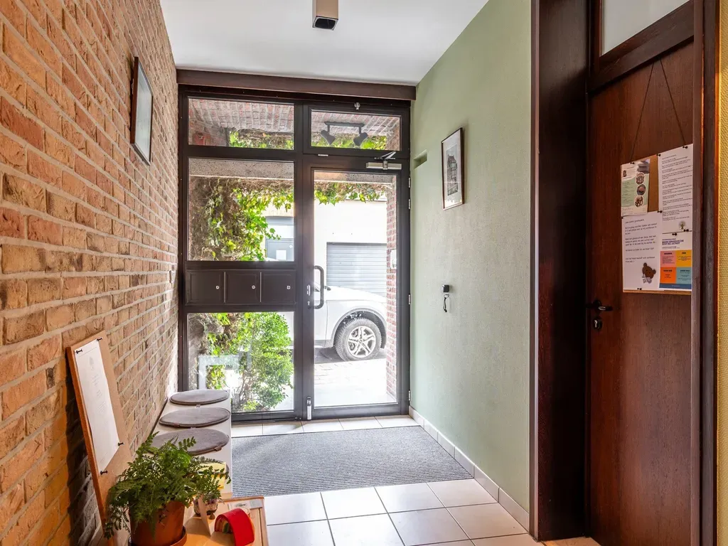 Esik - Income-Generating Property with Office Space in Duffel