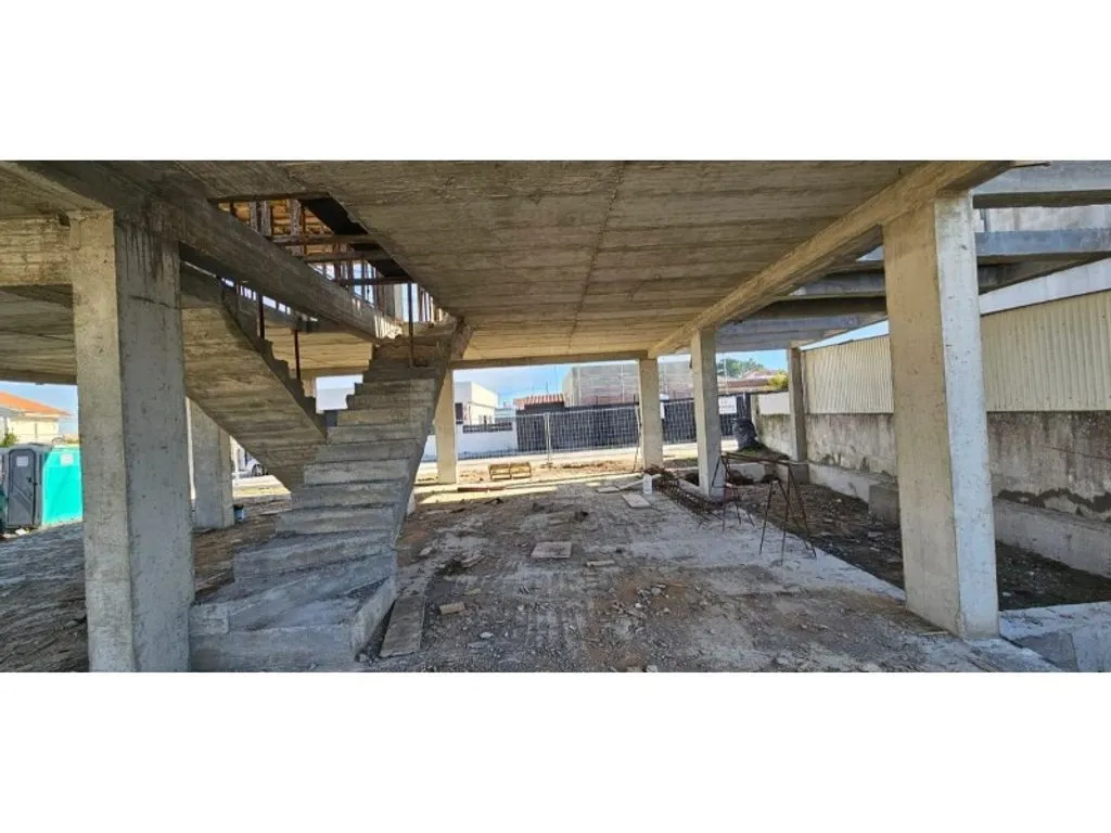 Toad - Contemporary 3-Bedroom House in Seixal