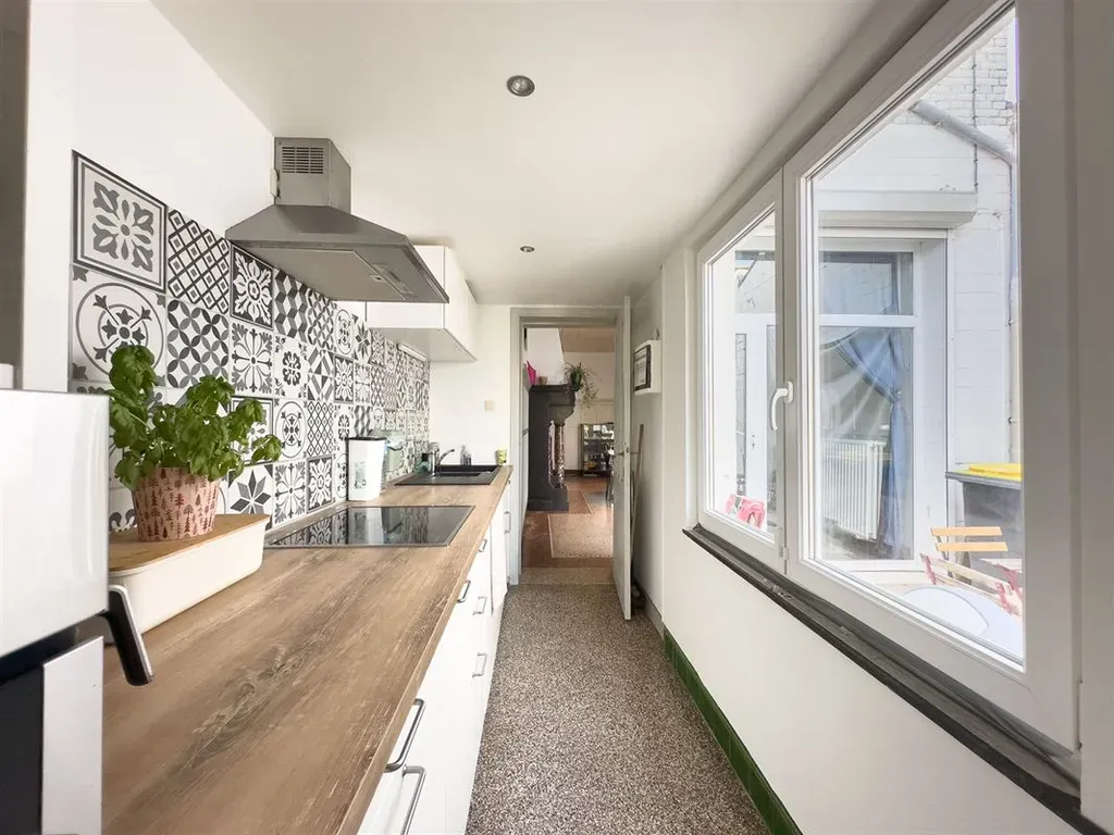 Köök - Spacious 3-Facade House with Garden in Ecaussinnes