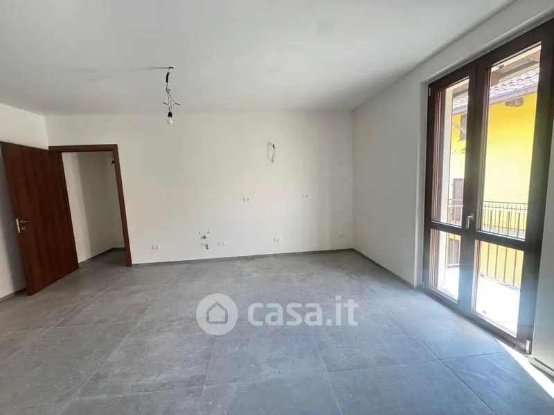 Pièces - Rear-Facing Apartment with Balcony in Gambolò