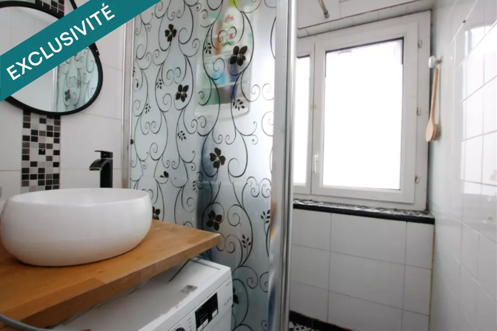Salles de bain - Appartement avec 3 Chambres à Massy