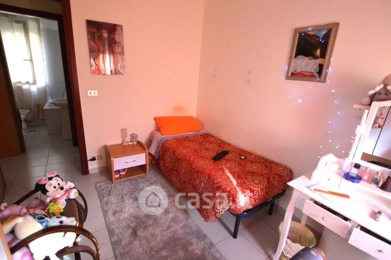 Chambres - Independent House with Triple Aspect in Lavello