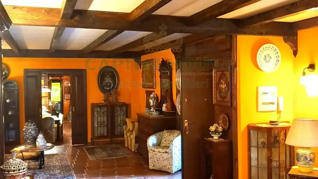 Esik - Villa with Garden in Baiano, Via Paganini