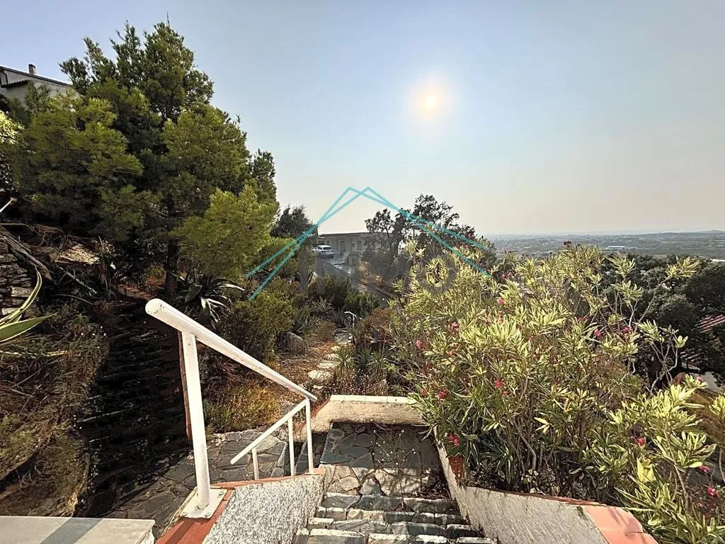 Pièces - Renovated Villa with Views in Roses