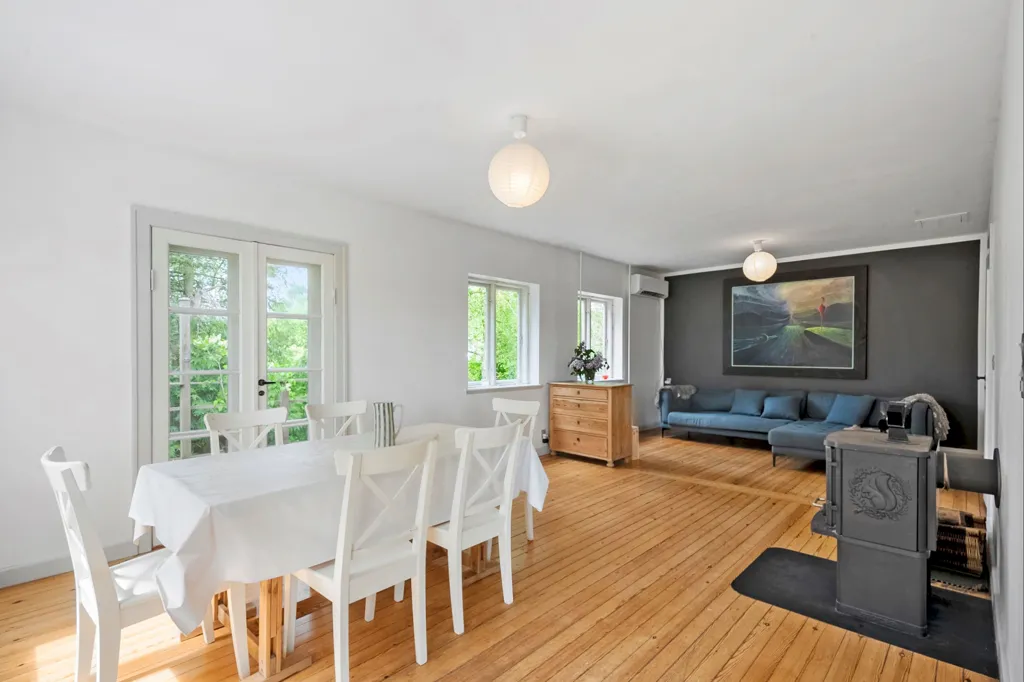 Dining Room - Villa with Extensive Grounds in Tessebølle