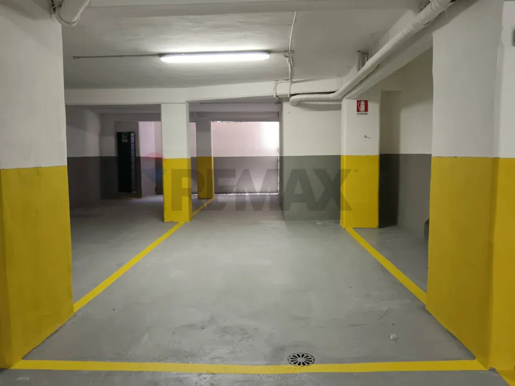Garaaž - Garage Parking Space in Bari - San Pasquale