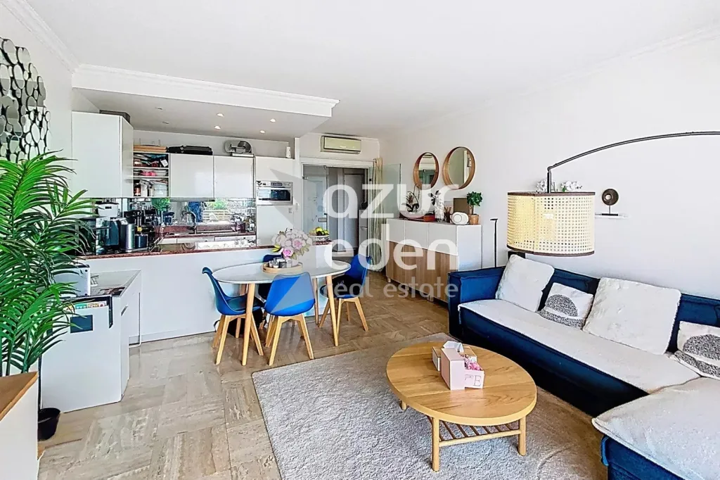 Séjour - Appartement 3 Pièces avec Vue Mer à Cannes