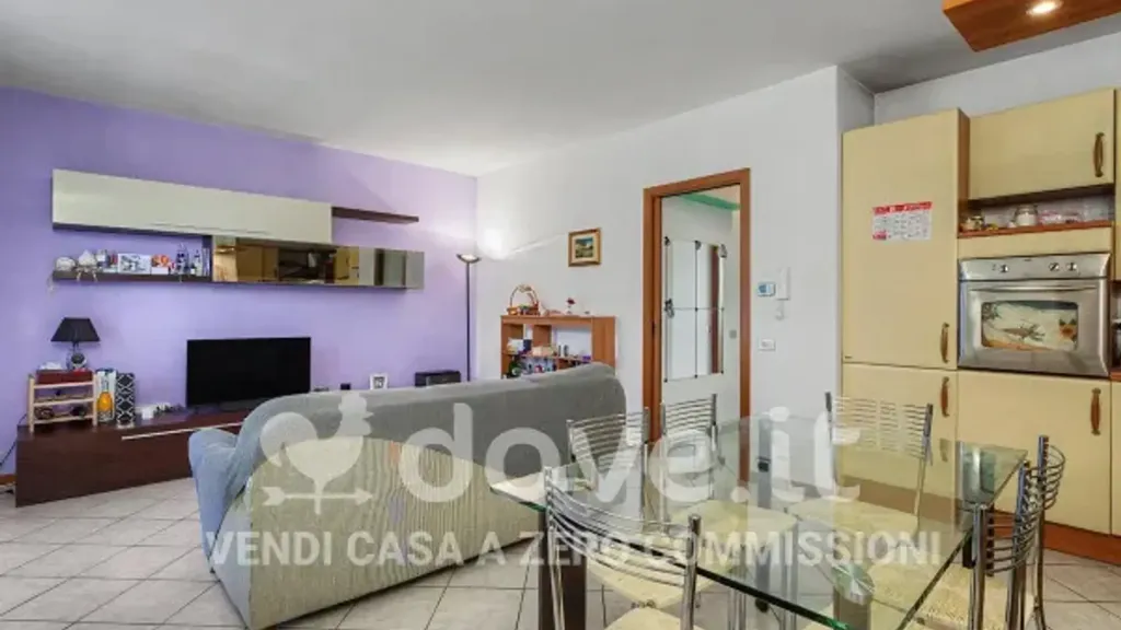 Séjour - Bright 2-Bedroom Apartment with Balcony in Binago