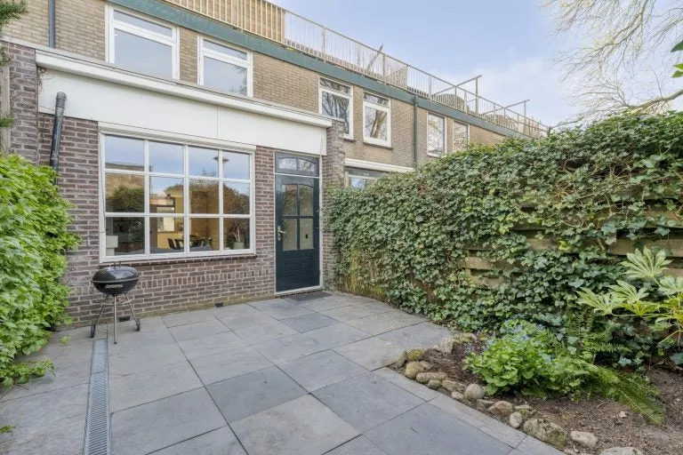 Jardin - Semi-detached House with Rooftop Terrace in Hardenberg