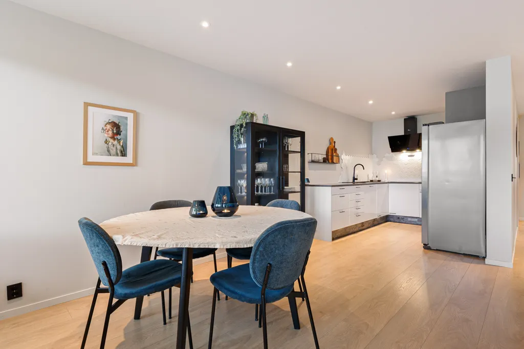 Sala da pranzo - Luxurious 3-Bedroom Flat with Balcony in Selfors