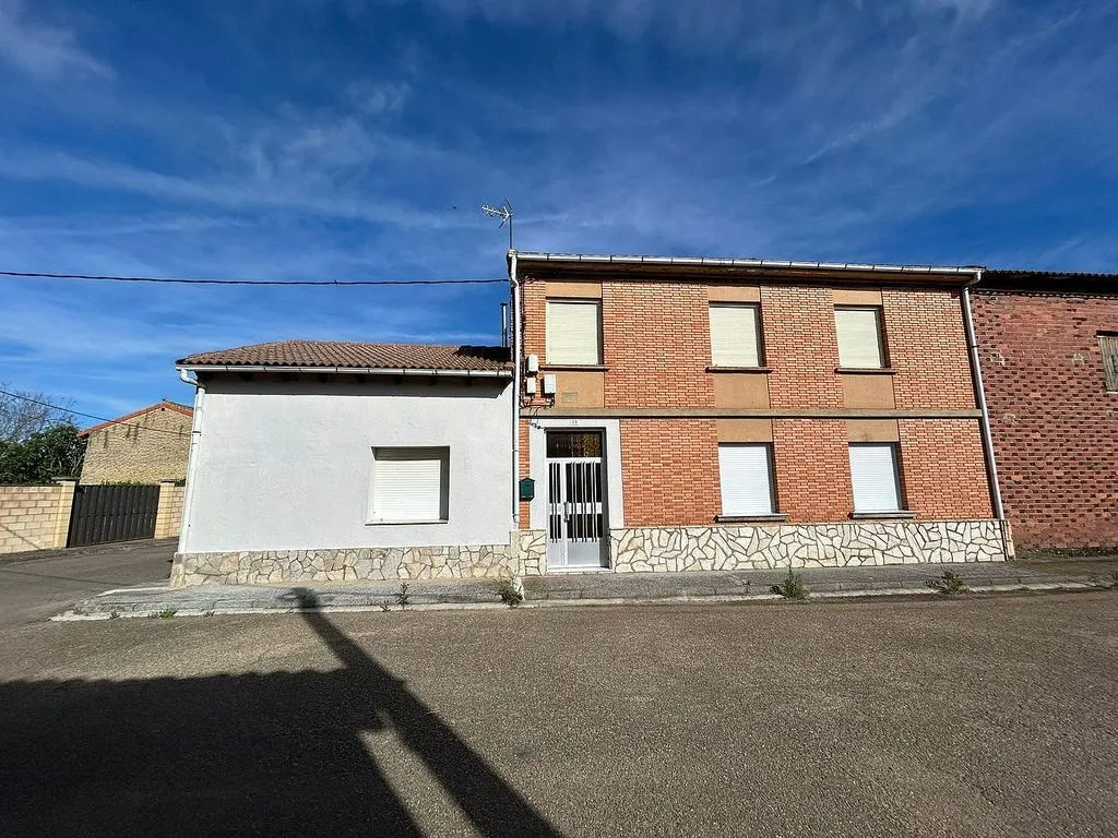 Exterior - Chalet with Garden in Valdepolo