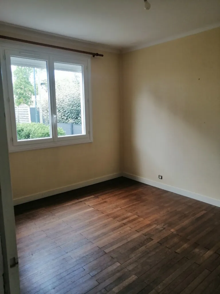 Toad - 3-Bedroom House with Garden in Challans