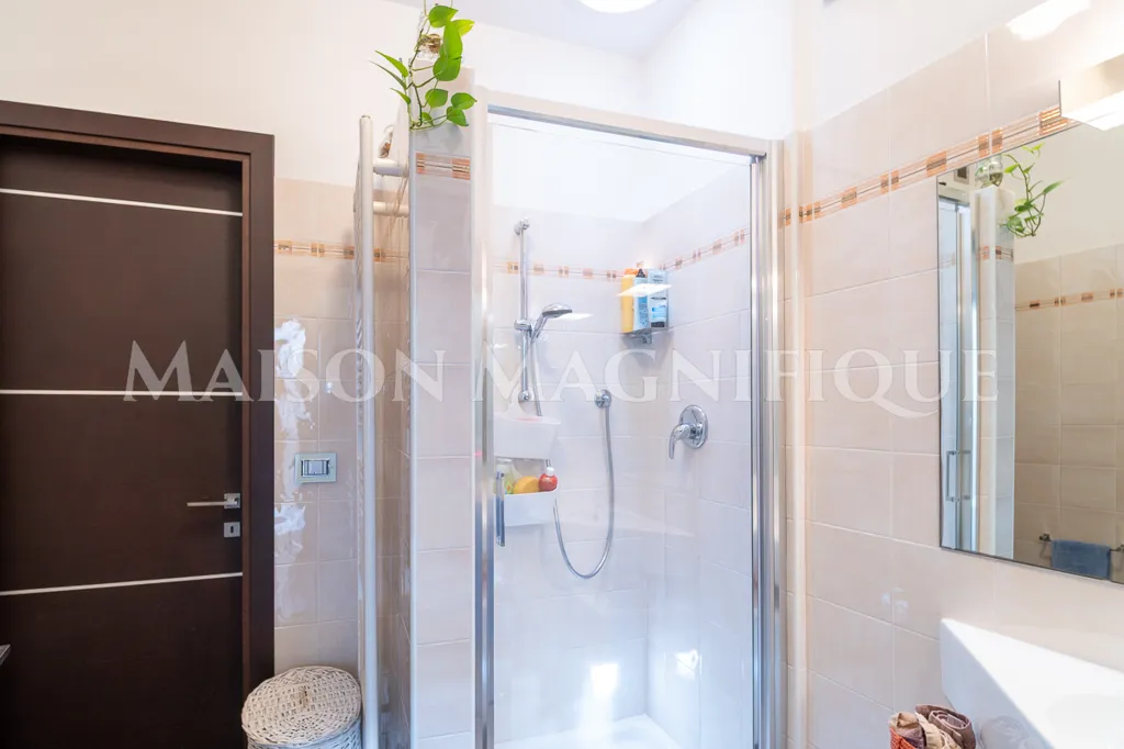 Bathrooms - Semi-detached House with Solar Panels in Argenta