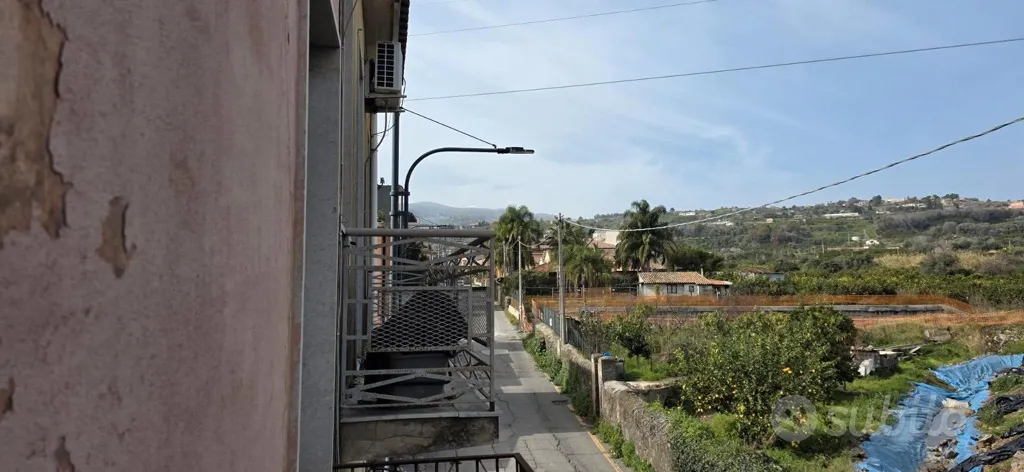 Balcon - Two-Storey House with Garden in Fiumefreddo