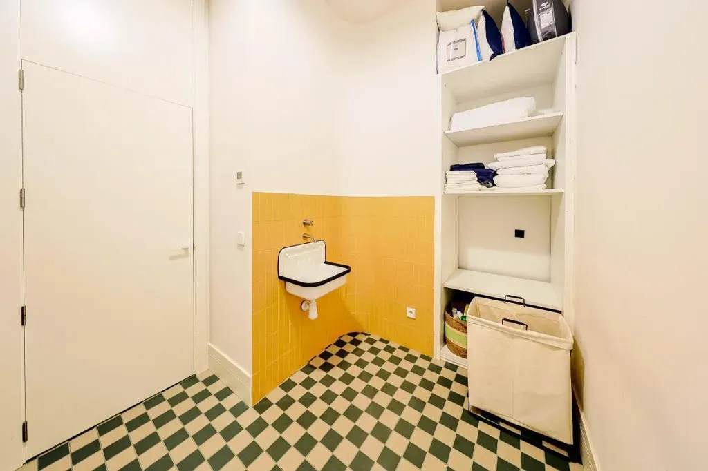 Pesuköök - Luxury Apartment with Interior Garden in Madrid