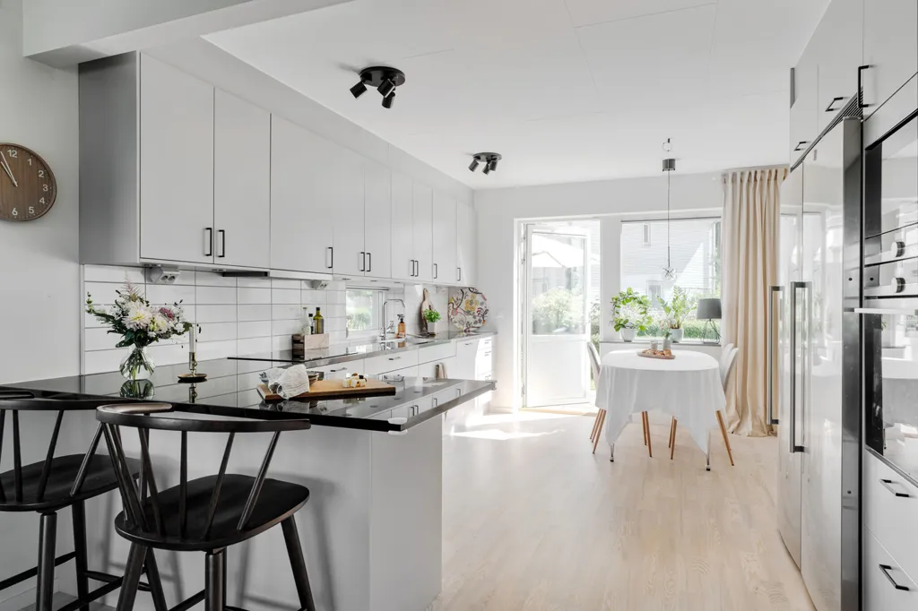 Kitchen - Modern Villa with Garden in Sunny Location