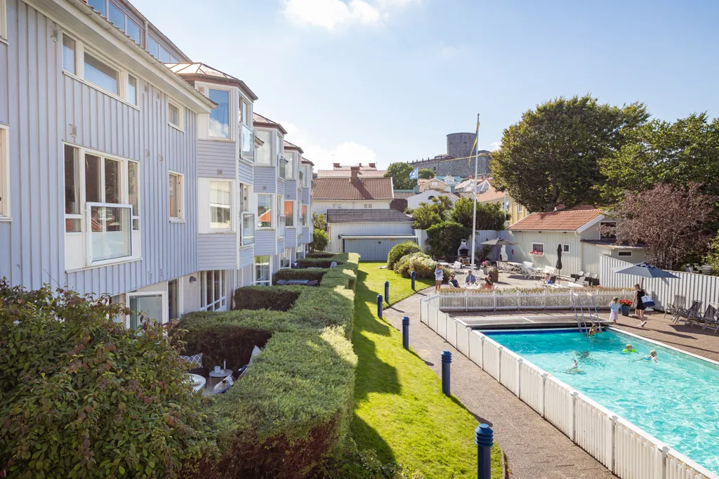 Bassein - Maritime Villa with Pool and Sea View in Marstrand