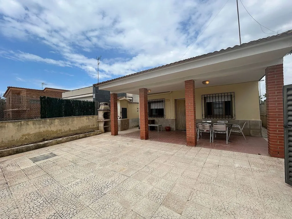 Terrasse - Single-Storey House with Terrace in La Collada