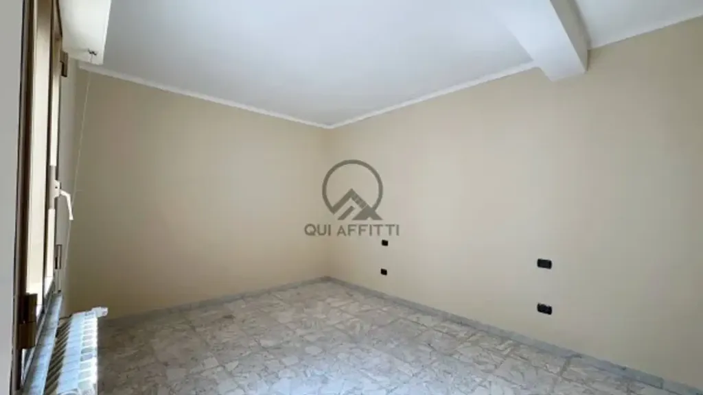 Pièces - 3-Bedroom Apartment with Terrace in Andria