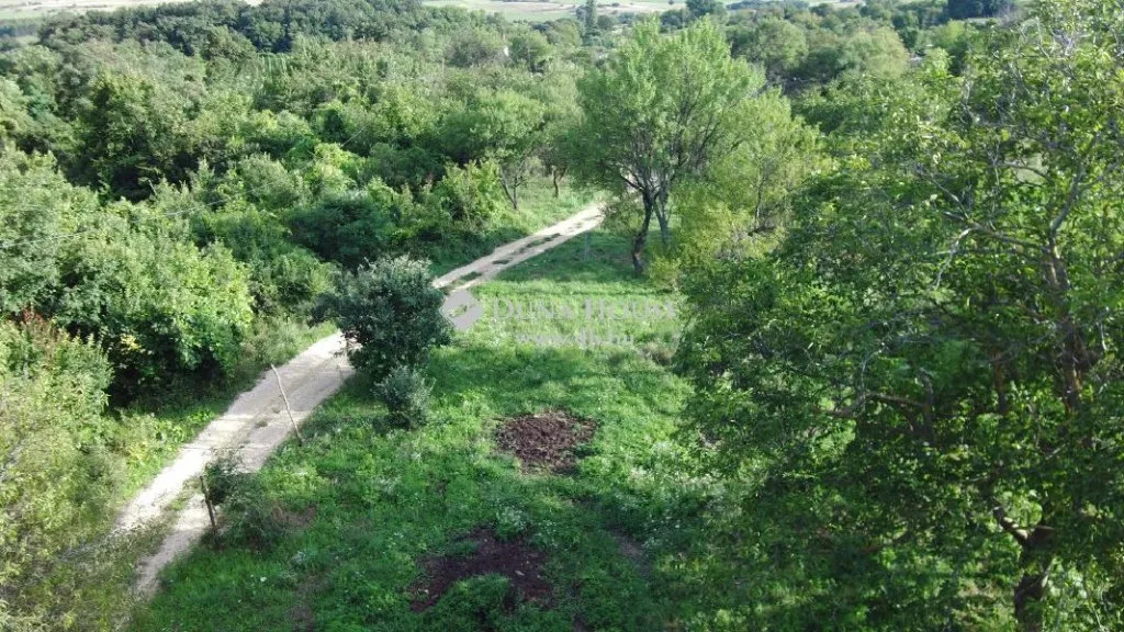 Giardino - Rural Plot with Panoramic View in Köveskál