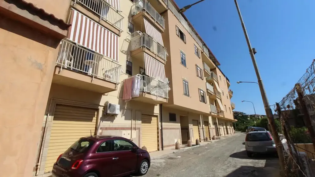 Exterior - Apartment with Garage in Villa San Giovanni