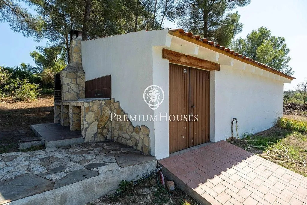 Välivaade - Luxury Farmhouse with Pool near Catllar
