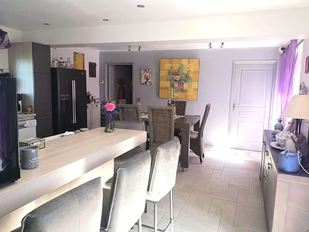 Salle à manger - Maison en Pierres avec Jardin à Marcey-les-Grèves