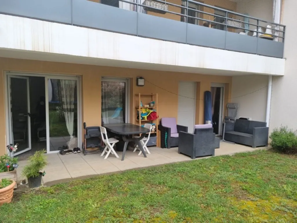 Terrasse - Appartement T3 avec Jardin et Garage à Proximité des Commodités