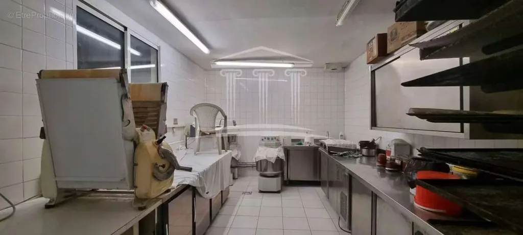 Köök - 10-Room Apartment with Terrace in Sorgues