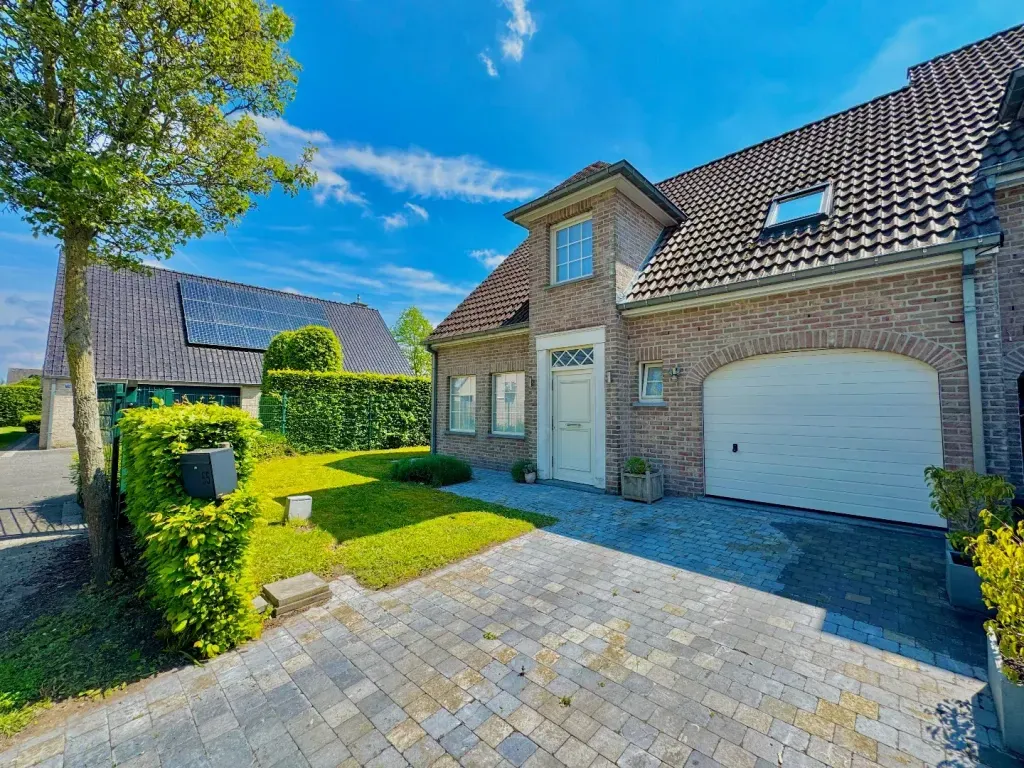 Extérieur - Maison Énergétique avec Jardin à Eeklo