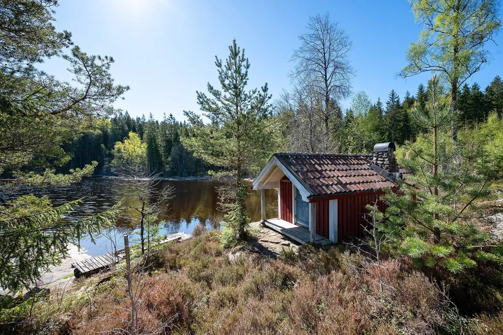 Välivaade - Traditional Cottage by Lake in Hillared