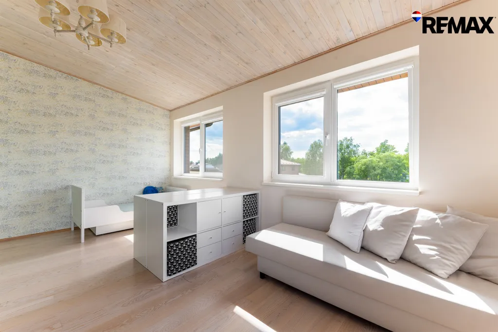 Elutuba - Spacious 3-Bedroom Cottage with Terrace in Tarandė