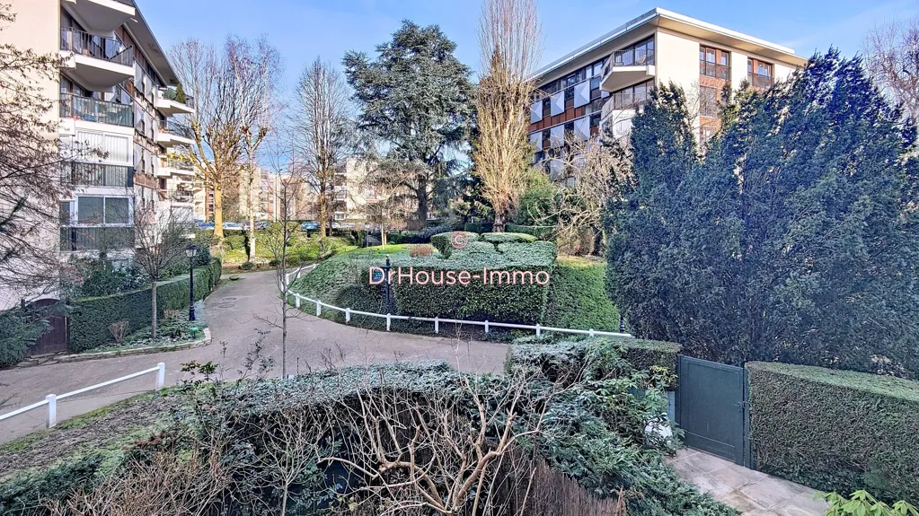 Aed - Spacious Flat with Pool in Le Chesnay-Rocquencourt