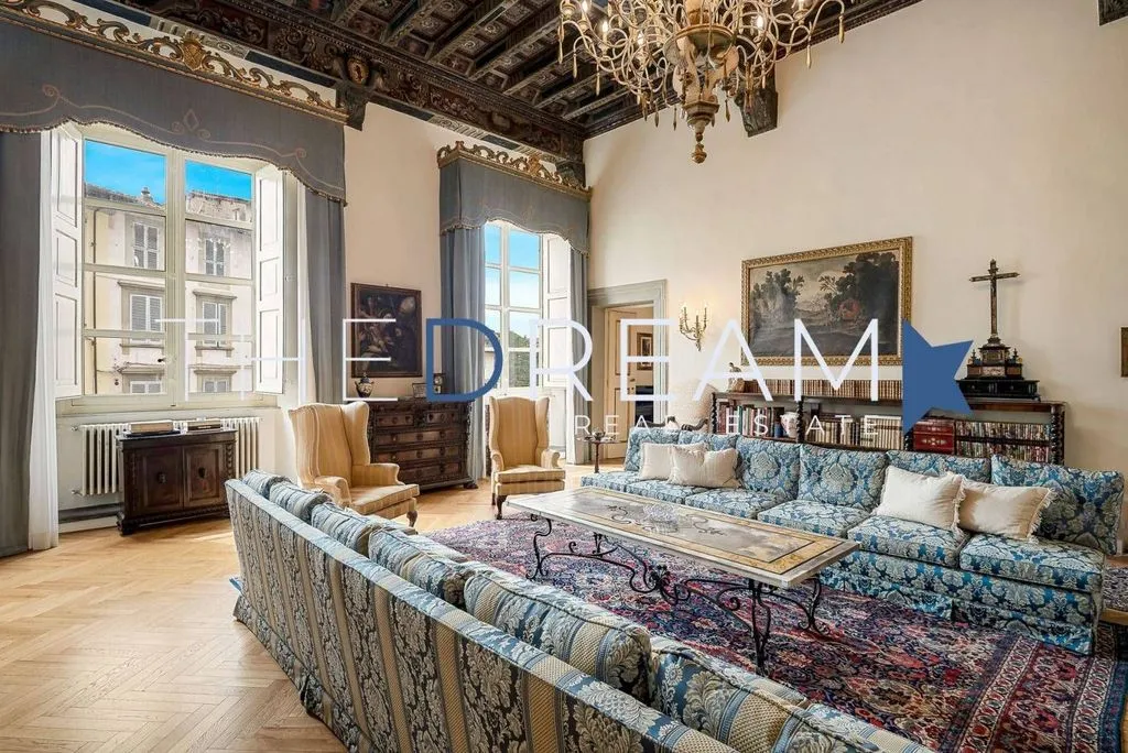 Soggiorno - 5-Bedroom Flat in Historic Building, Lucca