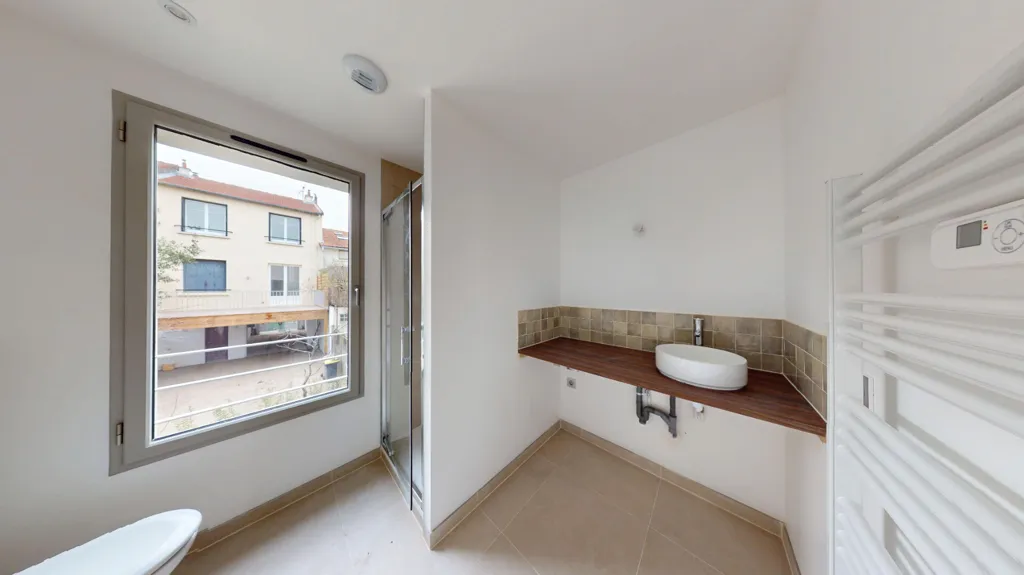 Salles de bain - Maison Neuve avec Balcon à Montreuil