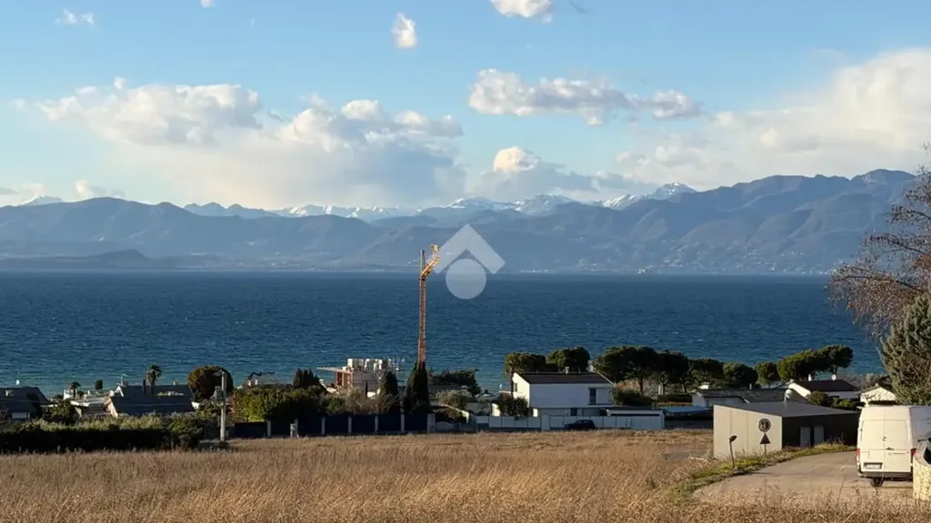 Modern Villa with Lake View in Lazise