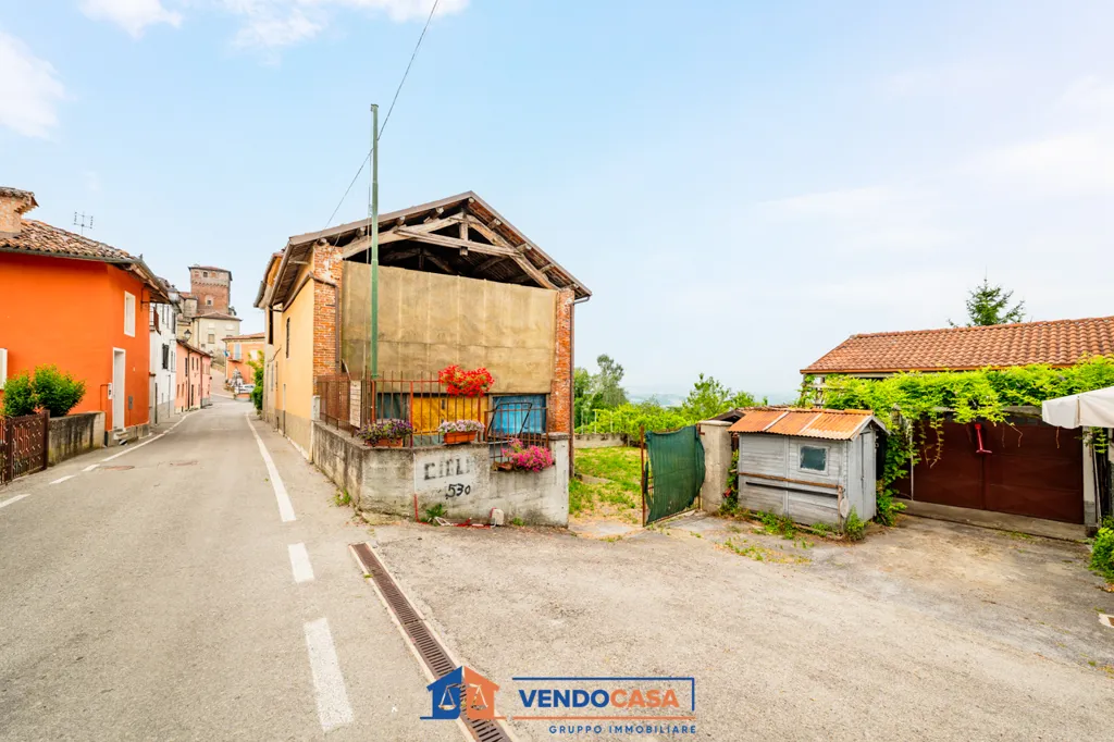 Exterior - Rustic House with Garden in Cigliè