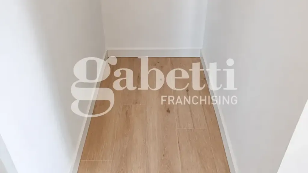 Toad - Fully Rented Trilocale with Balcony in Florence