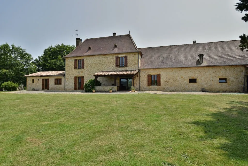 Välivaade - Luxury Longère with Expansive Land near Bergerac