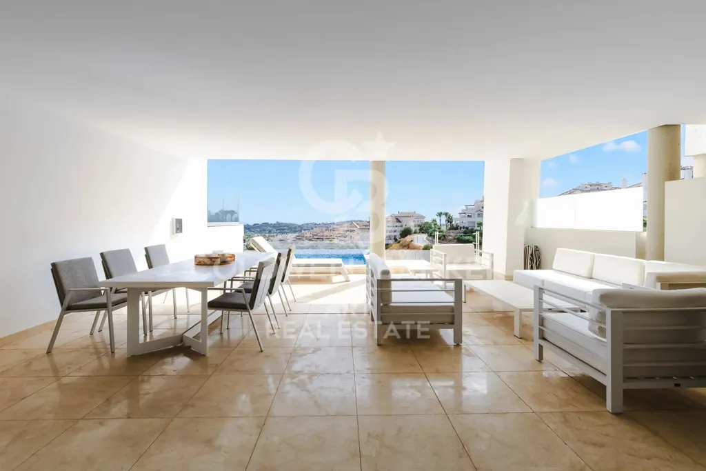Terrasse - Luxury Flat with Pool in Nueva Andalucía