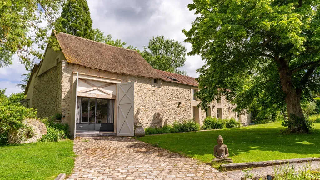 Exterior - Renaissance Mill with Equestrian Facilities near Paris