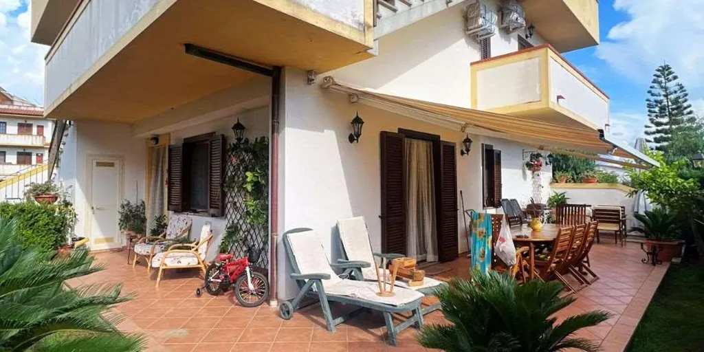 Terrass - Apartment with Garden in Scalea