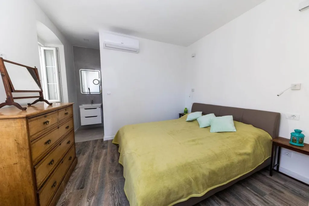 Chambres - Three-Storey Villa with Sea View in Bribir