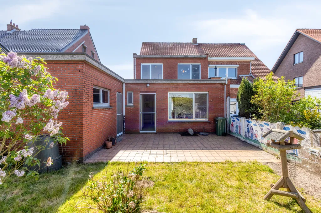 Aed - House with Garden in Hoevenen/Stabroek